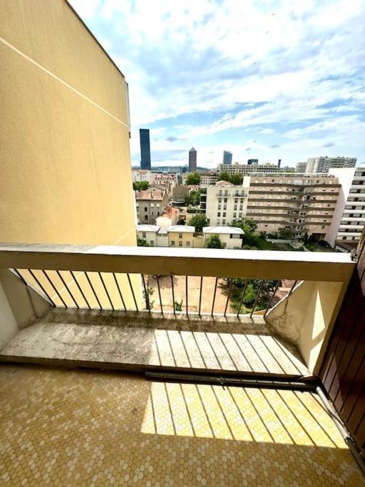 Grand Appartement 3 Chambres Balcon - Partdieu Lyon Exteriör bild